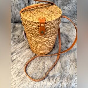 NWT Jelavu Zuma Stylish Tan Woven Women Crossbody Bag